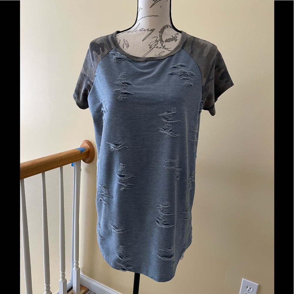 Women’s Adora distressed t-shirt camo sleeve